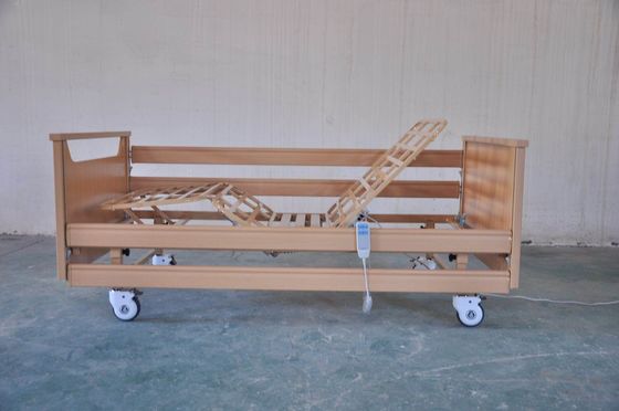 comprar Cuidados elétricos CareBed das funções dobráveis pacientes de madeira de Siderails dois Fabricação em linha