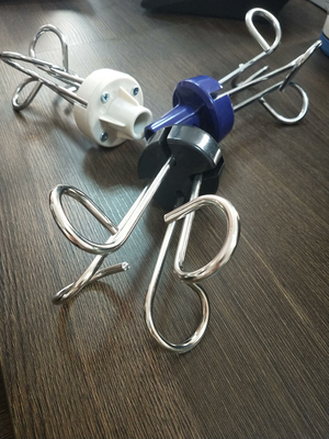 comprar O suporte médico da infusão do gotejamento do hospital engancha preto e branco azul Fabricação em linha