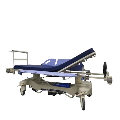 Cor azul do trole da maca da emergência do paciente hospitalizado da longa vida