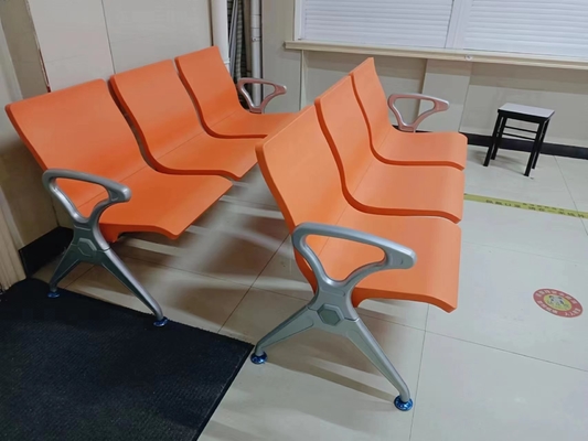 Cadeira de sala de espera de hospital com estrutura de aço