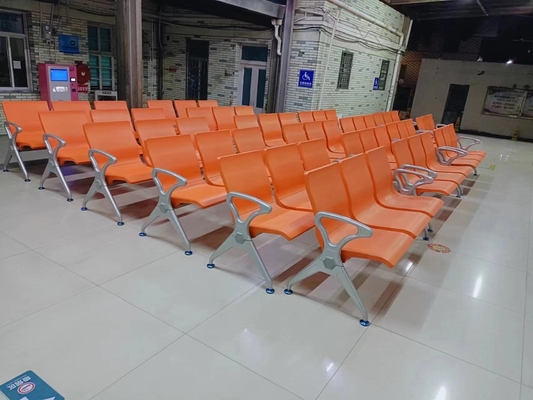 Cadeira de sala de espera de hospital com estrutura de aço