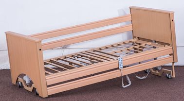Material de madeira com a cama dos cuidados de enfermagem dos rodízios do freio de cinco - função
