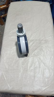 Rodagens flexíveis para camas de hospital