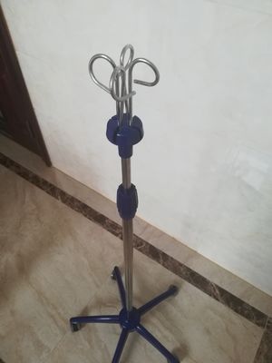 Polo ajustável do quadro IV da infusão da altura nova médica do suporte IV da mobília