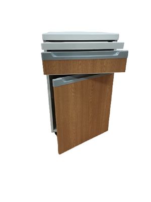 Cor de madeira da tabela de alumínio do armário da cabeceira do hospital da estrutura da placa com rodízios