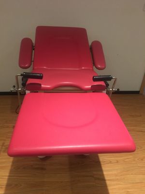 O exame obstétrico da mobília da clínica do hospital trabalha a cama Gynecological do parto