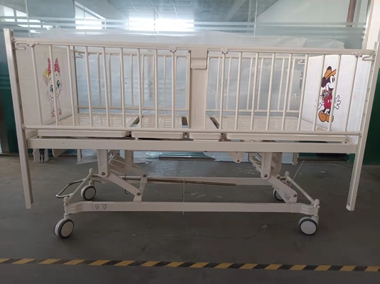 O aço manual aluído da cama de hospital três pulveriza o branco plástico do quadro