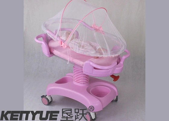 Ucha plástica cor-de-rosa do bebê do hospital para a limpeza e a atualização fáceis