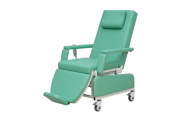 Modelo elétrico da cadeira confortável luxuosa da hemodiálise com os rodízios de 4 polegadas